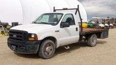 M-868 2006 Ford F-250 XL Flatbed Pickup