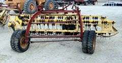 M-1351 New Holland 258 Twin Rakes