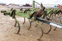 M-811  John Deere 1100 Chisel Plow
