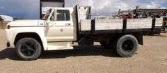 M-910  1977 Ford F600 Dump Truck
