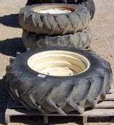 M-432 Tractor Tires & Wheels