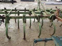 M-811  John Deere 1100 Chisel Plow