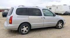 M-1058  2000 Nissan Quest SE Van