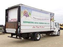 M-772 2005 Freightliner Reefer Truck