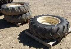 M-432 Tractor Tires & Wheels