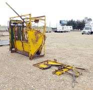 M-352  Squeeze Chute
