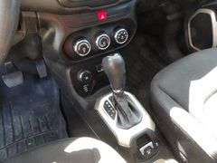 M-664 2017 Jeep Renegade