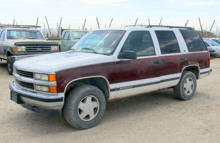 M-1539 1998 Chevy Tahoe