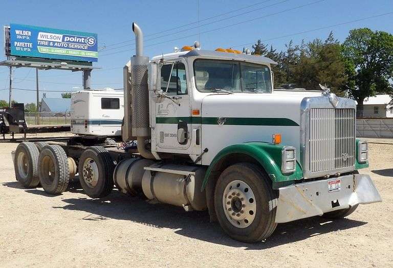 M-1504 1999 International Eagle 9300 Truck Tractor