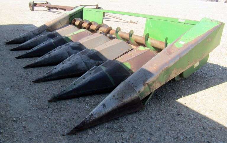 M-1519 John Deere 843 Corn Header