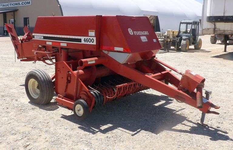 M-1430 Hesston 4600 Baler