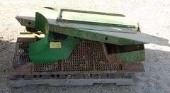 M-1522 John Deere 9500 Combine W/Grain Header
