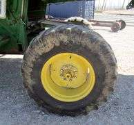 M-1522 John Deere 9500 Combine W/Grain Header