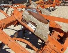 M-1404 Allis Chalmers Chisel Plow