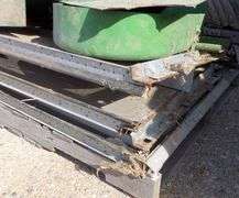 M-1522 John Deere 9500 Combine W/Grain Header