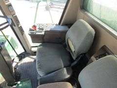 M-1522 John Deere 9500 Combine W/Grain Header