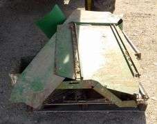M-1522 John Deere 9500 Combine W/Grain Header