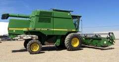M-1522 John Deere 9500 Combine W/Grain Header