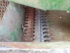 M-1522 John Deere 9500 Combine W/Grain Header