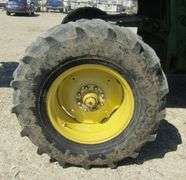 M-1522 John Deere 9500 Combine W/Grain Header