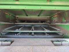 M-1522 John Deere 9500 Combine W/Grain Header