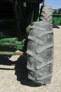 M-1522 John Deere 9500 Combine W/Grain Header