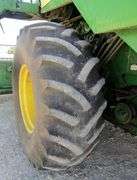 M-1522 John Deere 9500 Combine W/Grain Header
