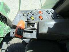 M-1522 John Deere 9500 Combine W/Grain Header
