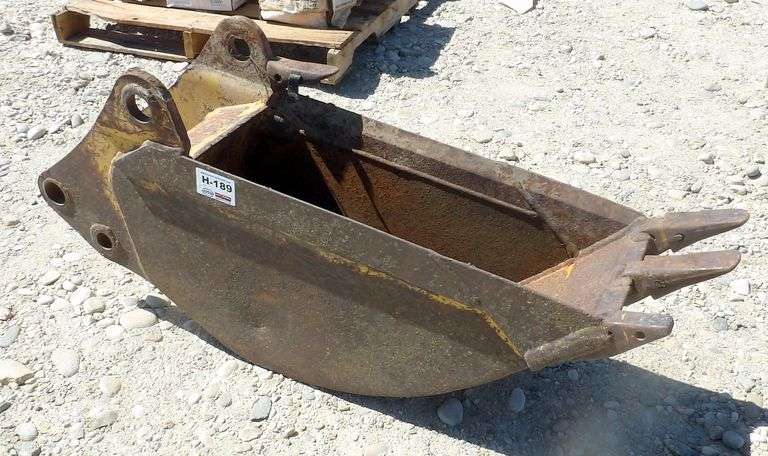 H-189 12" Backhoe Dig Bucket