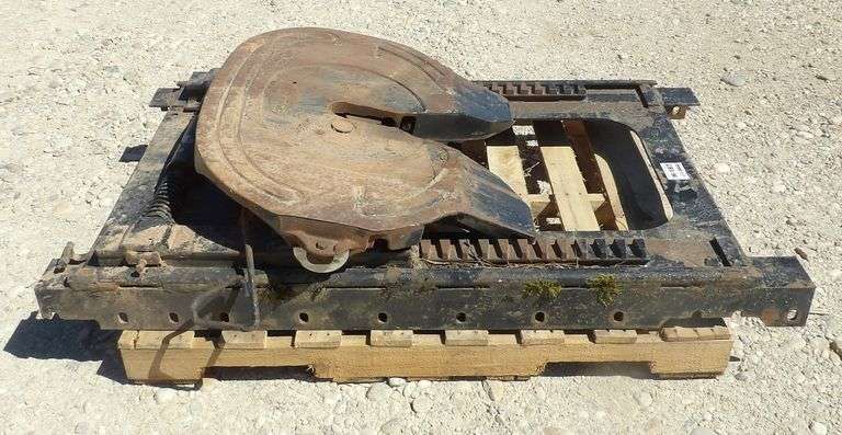 H-187  Holland Sliding 5th Wheel Plate