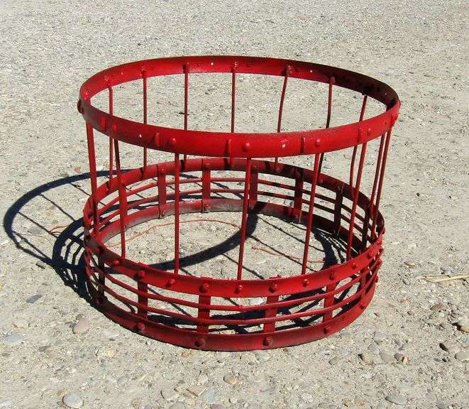 H-689 Metal Livestock Feeder