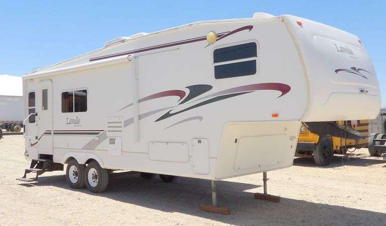 H-937 2003 Keystone Laredo Travel Trailer