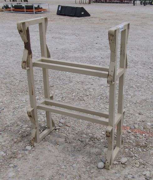 H-142 Metal Rack