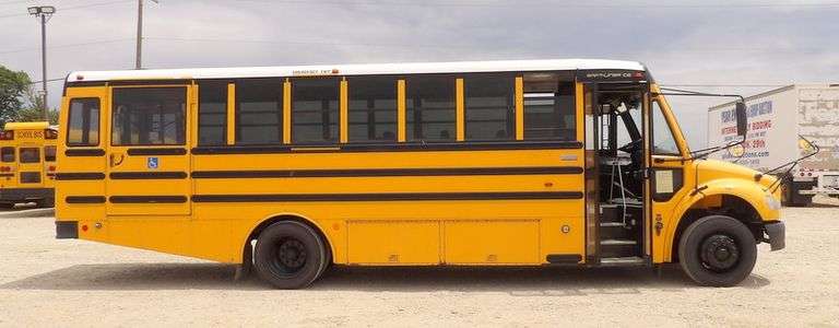 H-306  2009 Thomas School Bus