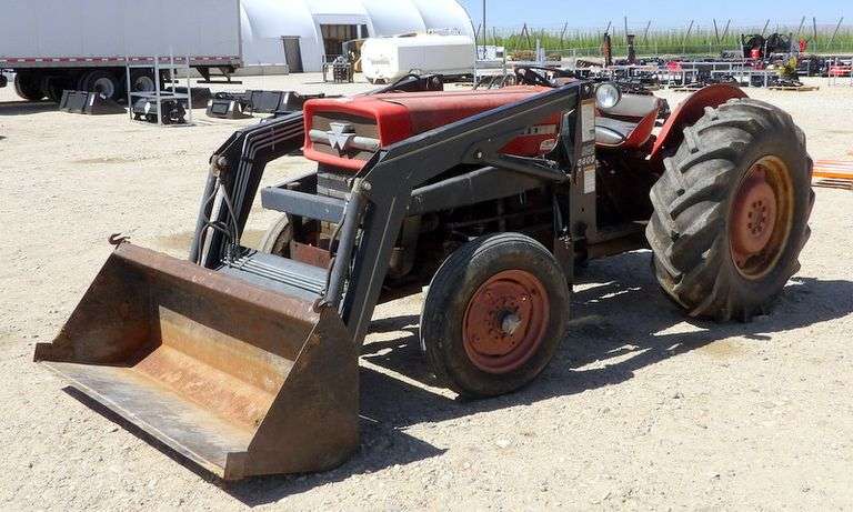 H-924  Massey Ferguson 135 Tractor