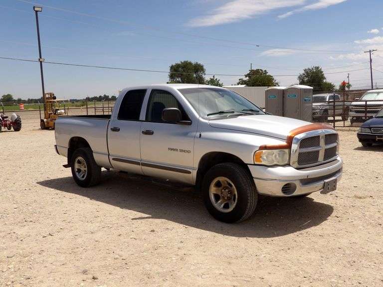H-1064 2002 Dodge Ram 1500 Pickup