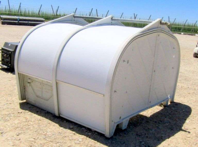 H-708 Calf Hutch