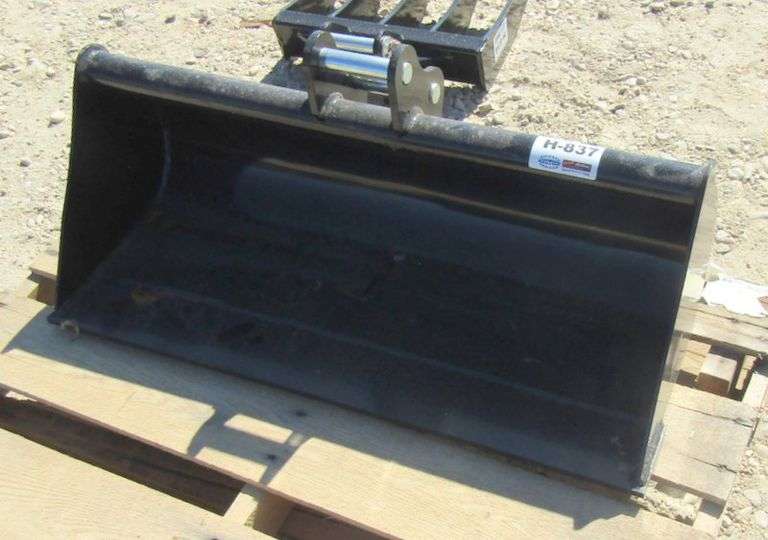 H-837 Mini Excavator Clean-Up Bucket