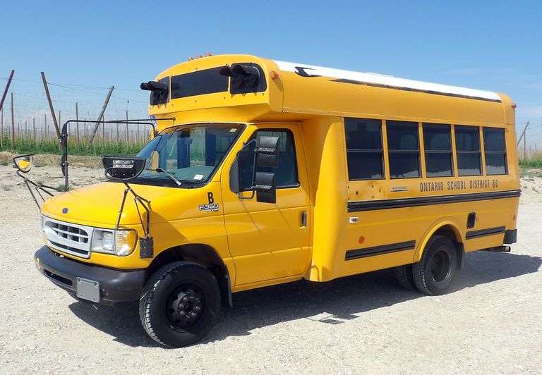 H-101 1998 Ford E-350 Bluebird School Bus