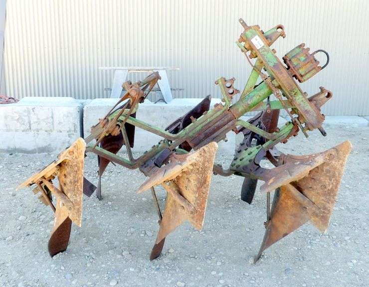 H-164  John Deere 3 Bottom Plow
