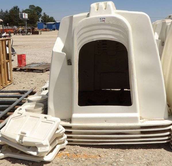 H-278 Calf Hutches (5)
