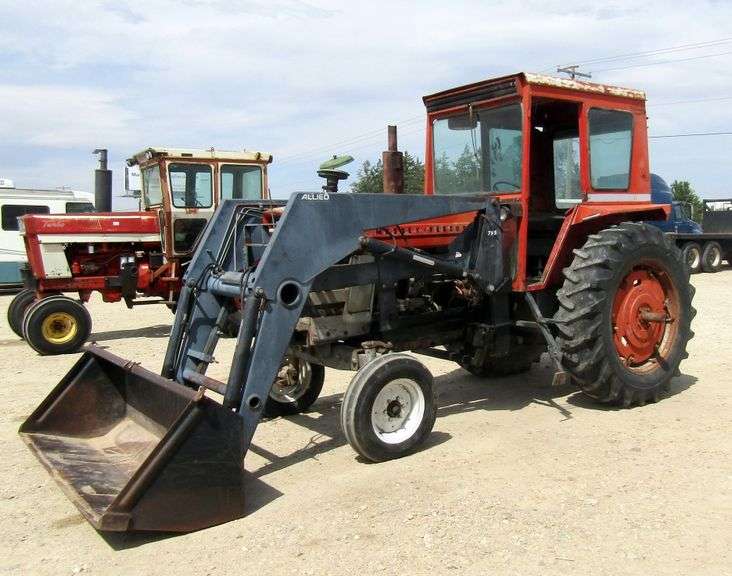 H-1066 Massey Ferguson Tractor W/ Loader