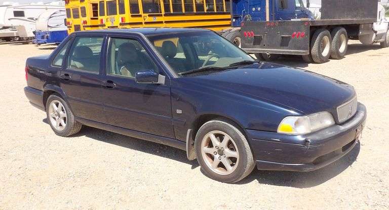 H-1060 2000 Volvo S70