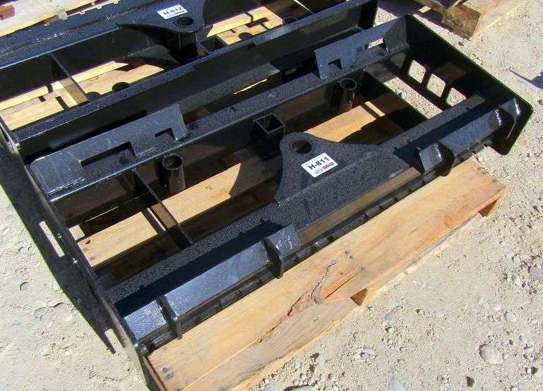 H-811 Wolverine Skid Steer Tool Carrier Head