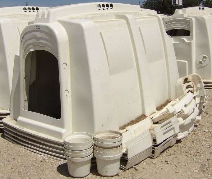 H-277 Calf Hutches (5)