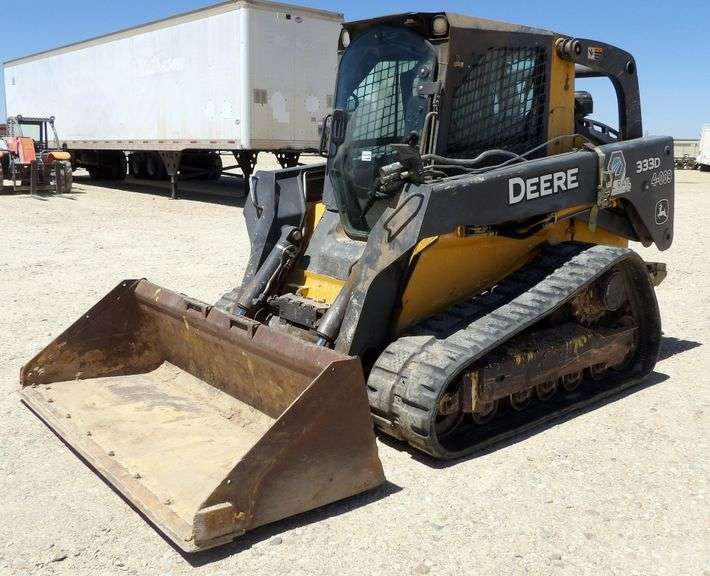 H-335 John Deere 333D Skid Steer