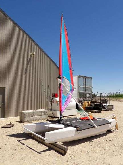 H-913 Catamaran