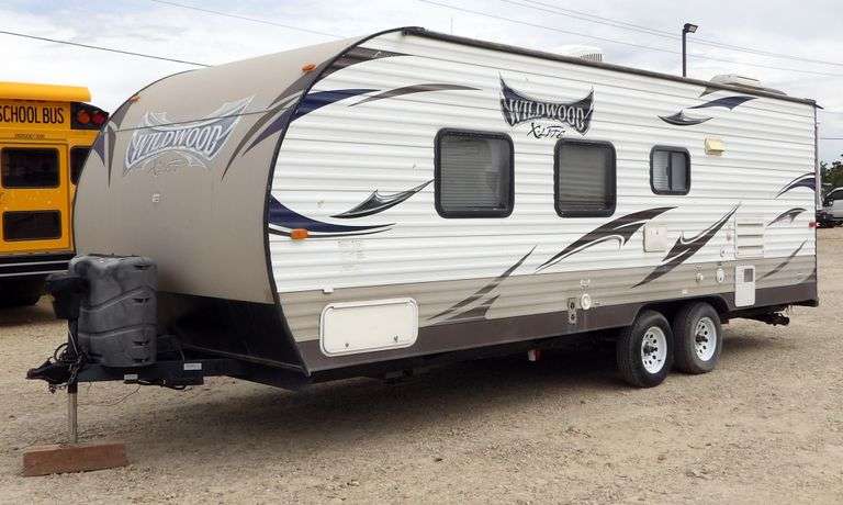 H-922 2015 Wildwood 24' Travel Trailer
