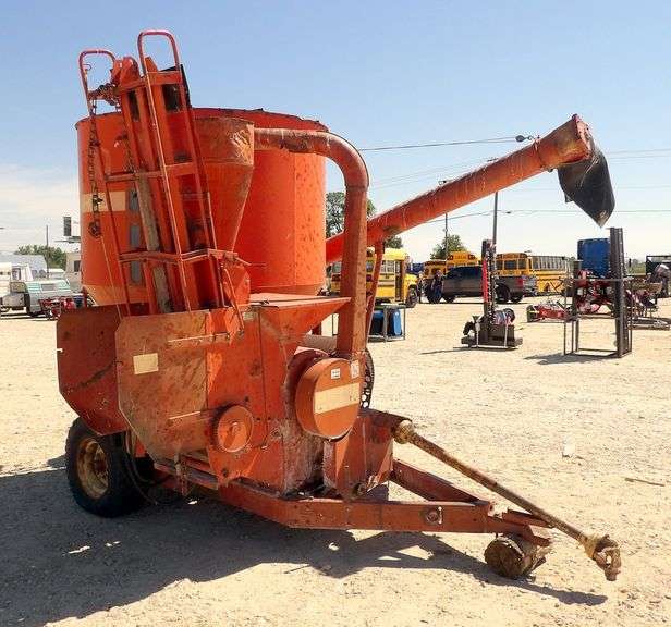 H-609 Gehl Tub Grinder / Mixer