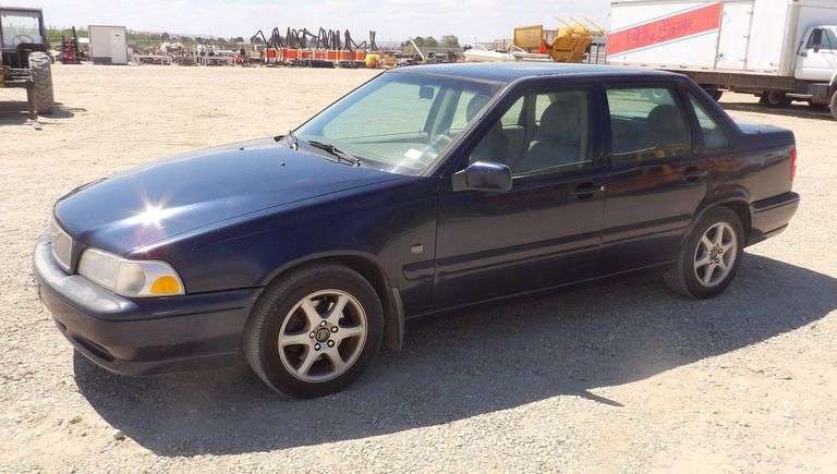 H-1060 2000 Volvo S70